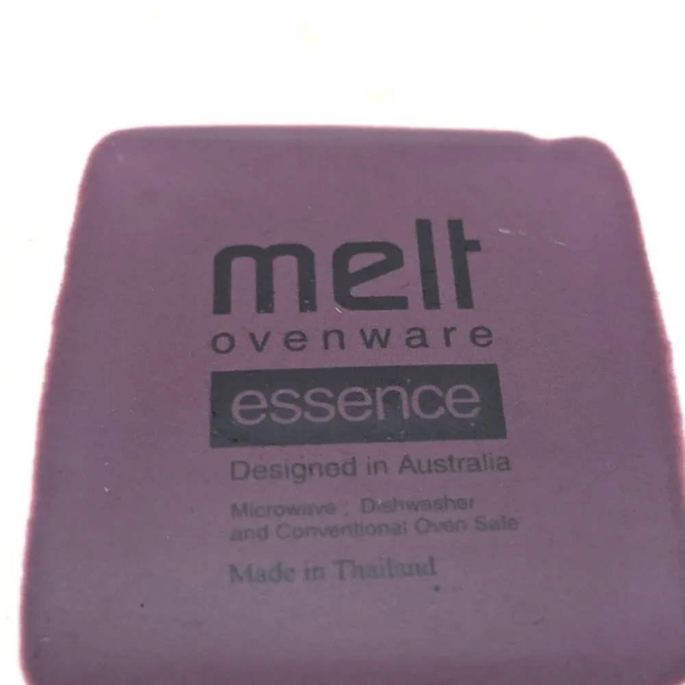 Melt Ovenware Essence Stoneware Baker Brown White Curved 11.25
